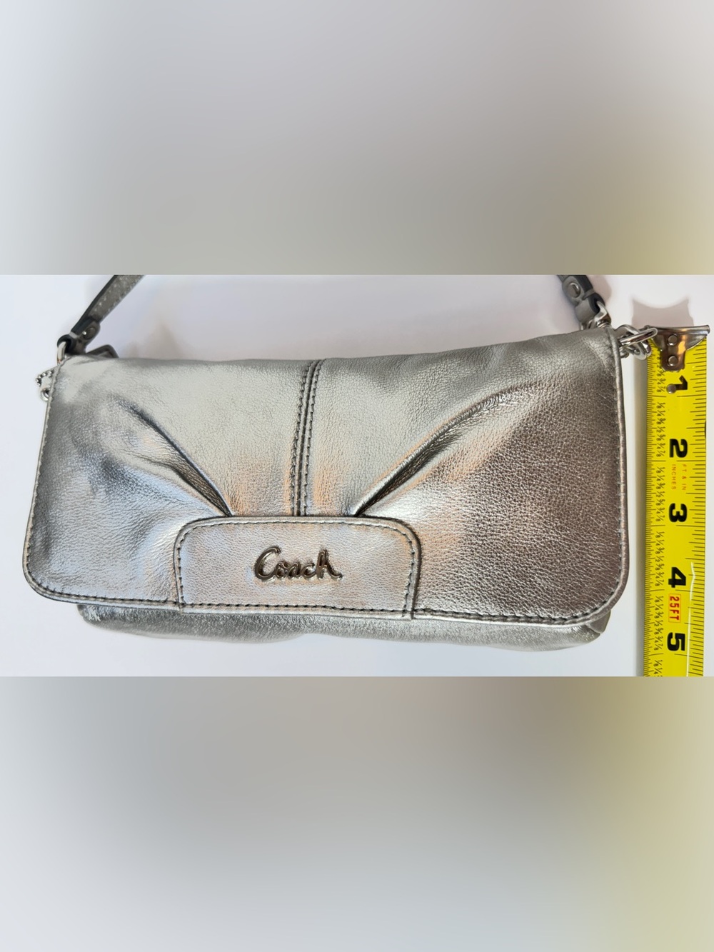 Vintage Coach Silver Metallic Leather Wristlet Clutch - Picture 4 of 11